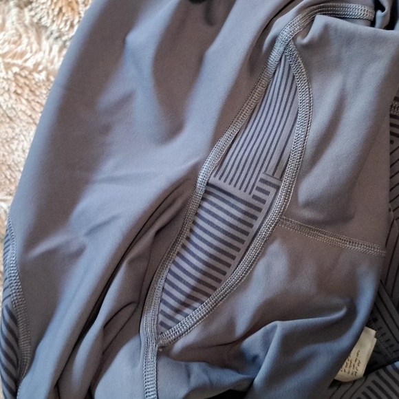 Gymshark Elevate Leggings - Picture 8 of 9